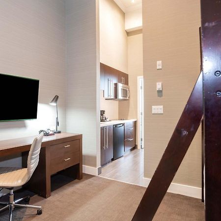 Sandman Hotel Abbotsford Airport Екстер'єр фото