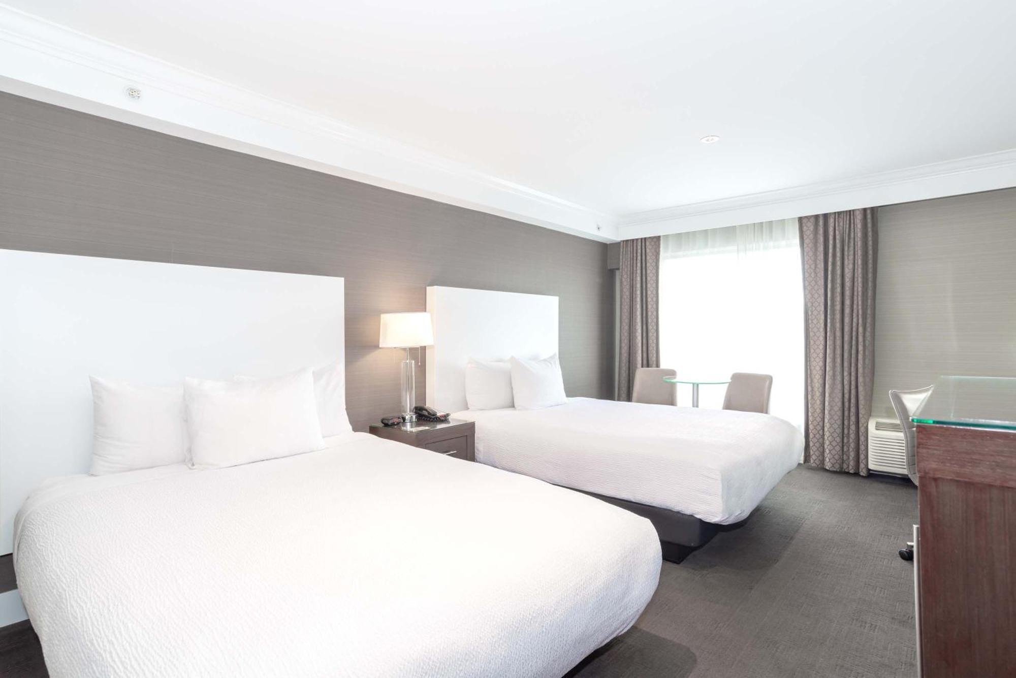 Sandman Hotel Abbotsford Airport Екстер'єр фото