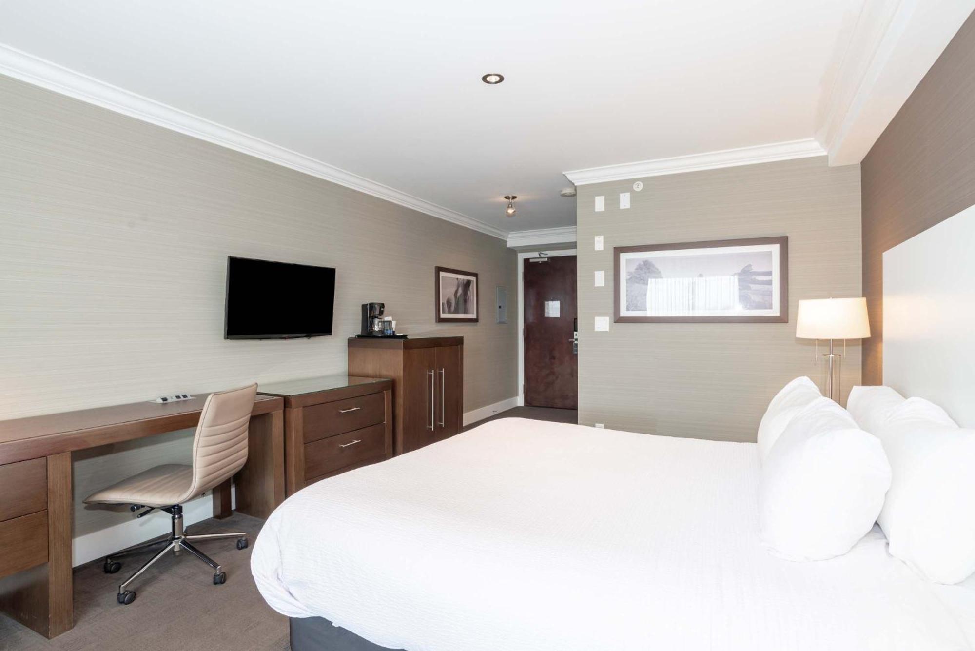 Sandman Hotel Abbotsford Airport Екстер'єр фото