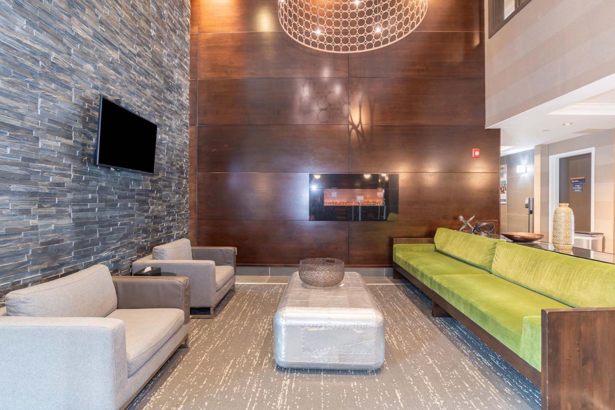 Sandman Hotel Abbotsford Airport Екстер'єр фото