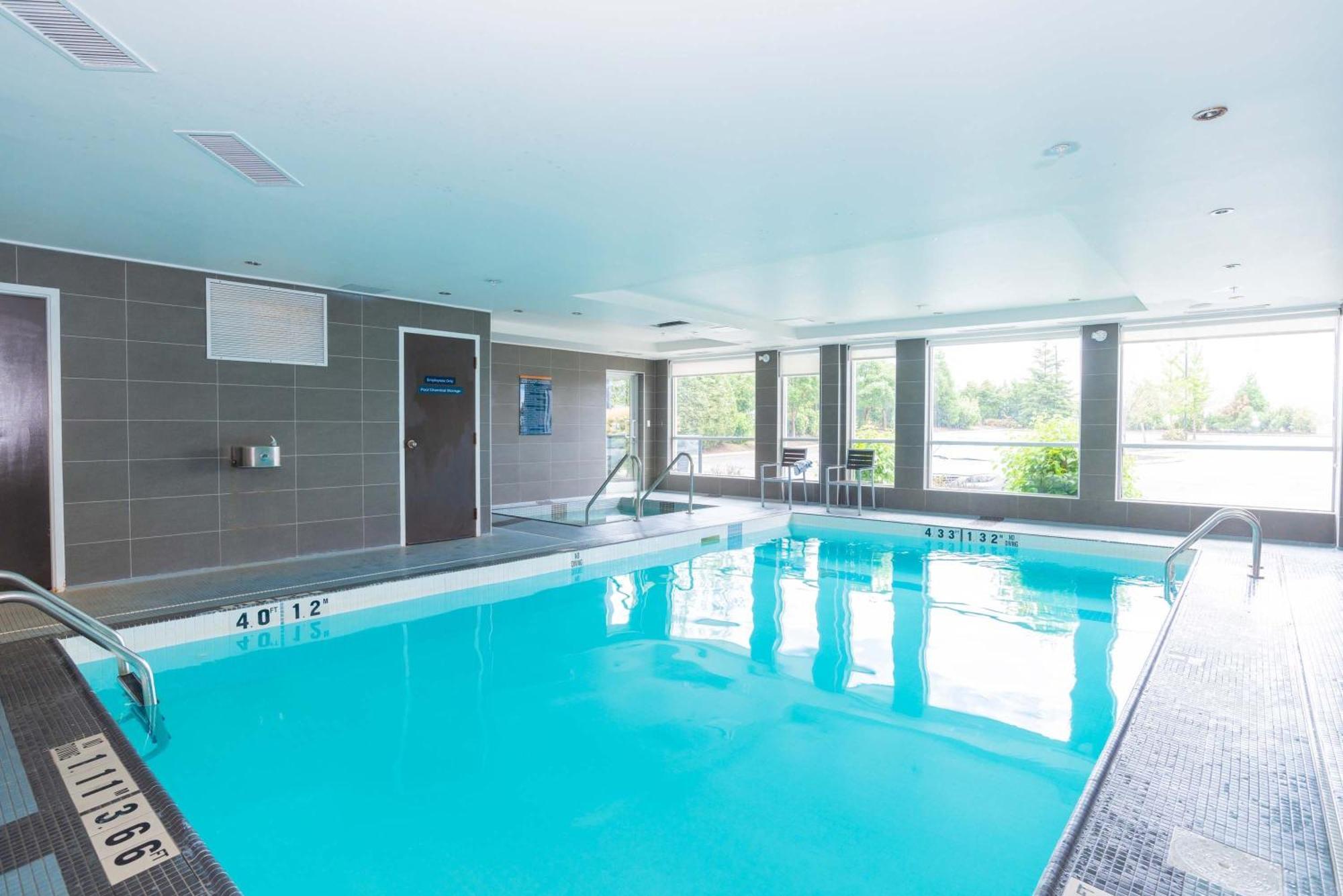 Sandman Hotel Abbotsford Airport Екстер'єр фото