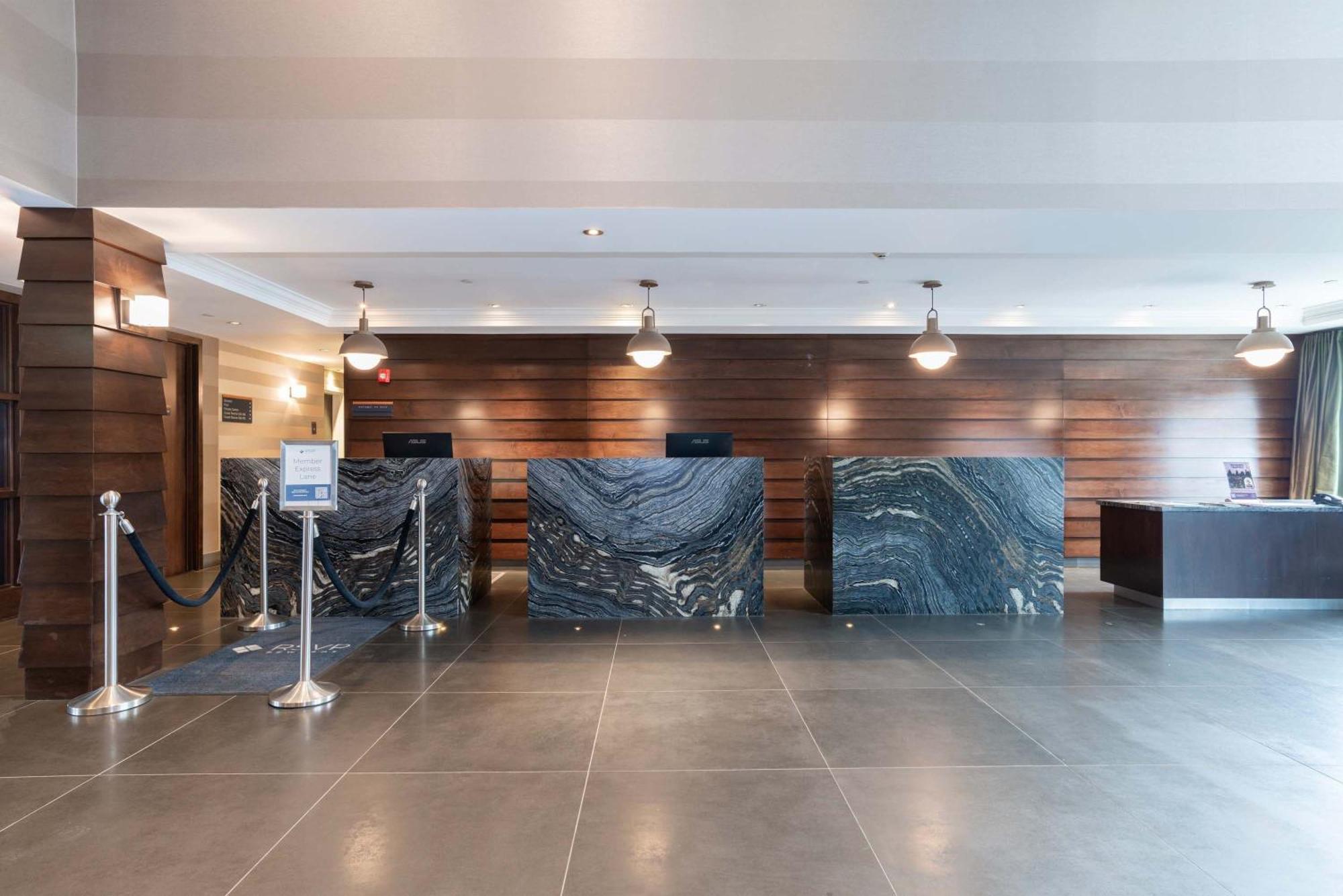 Sandman Hotel Abbotsford Airport Екстер'єр фото